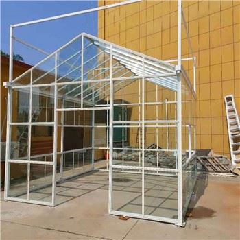 Mini serre de jardin en verre